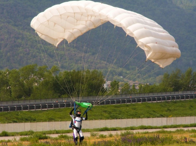  Fallschirmflug 